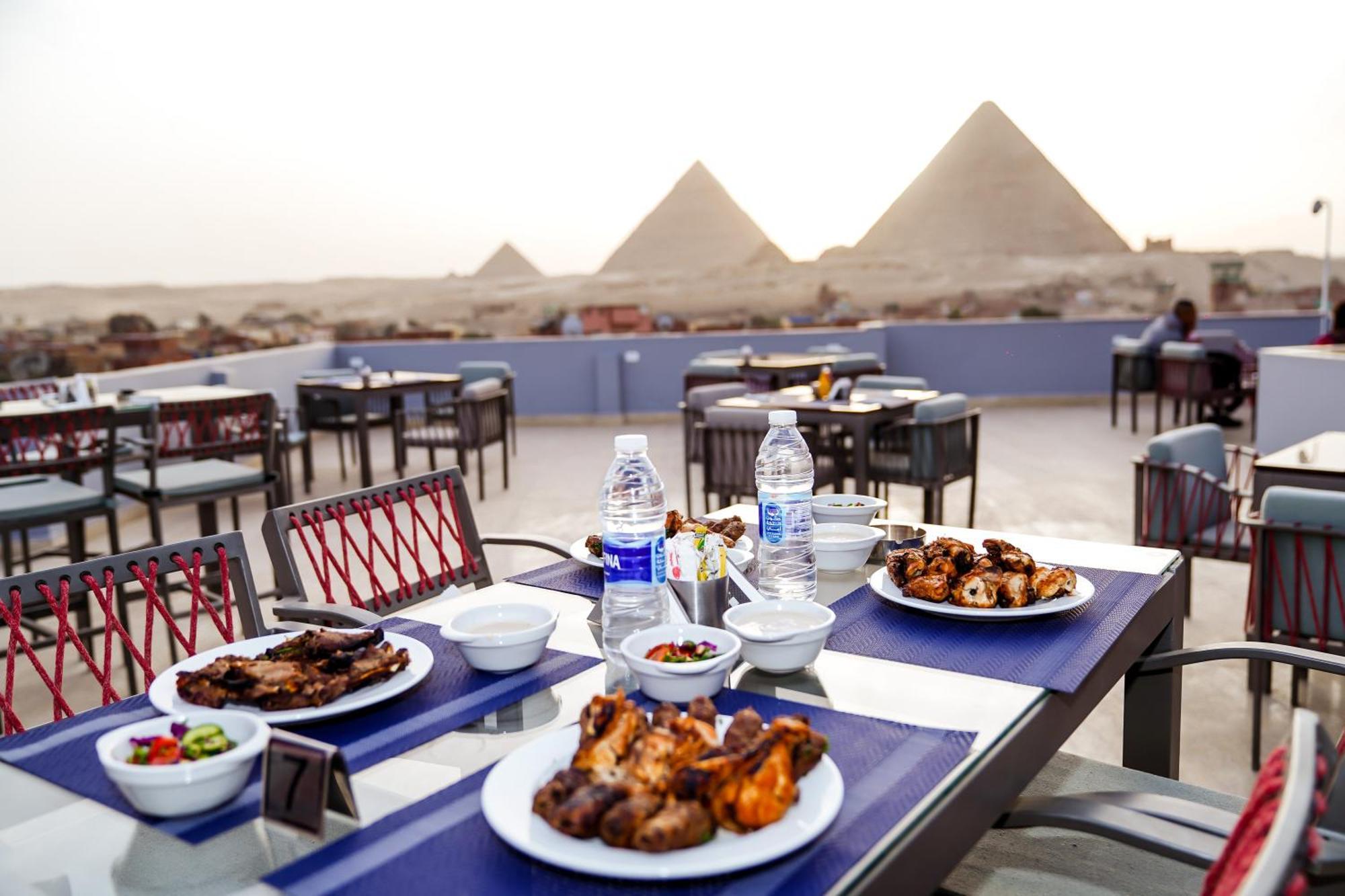 Pyramids Hotel Kafret el-Gabal Exterior foto